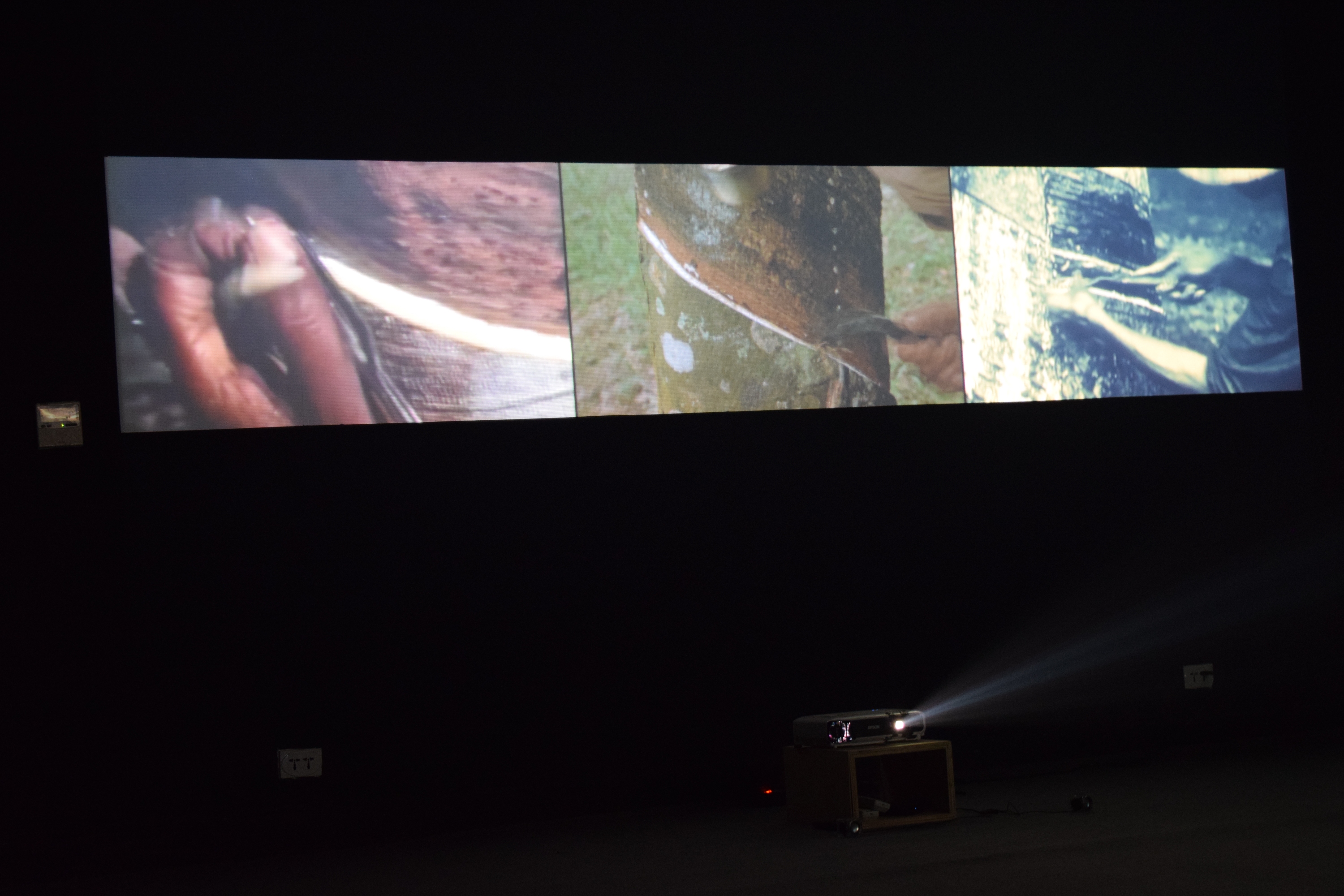 Black, Red and White<br> 
Video installation: 3 channels<br>
Nguyen Phuong Linh, 2015-16